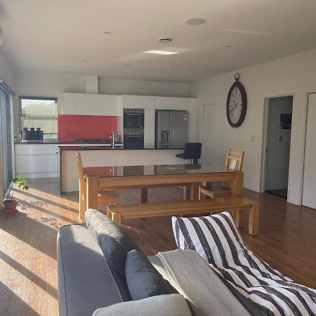 Stunning Park Side Holiday Home Крайстчърч Екстериор снимка